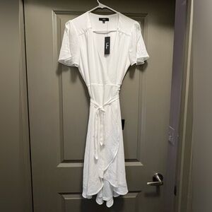 NWT Women’s White Wrap Around Dress from Lulu’s in size Medium